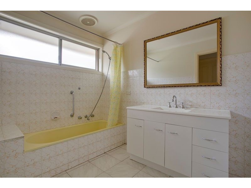 106 Daffodil Road, Boronia VIC 3155