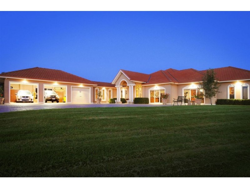 97 Grange Drive, Lysterfield VIC 3156