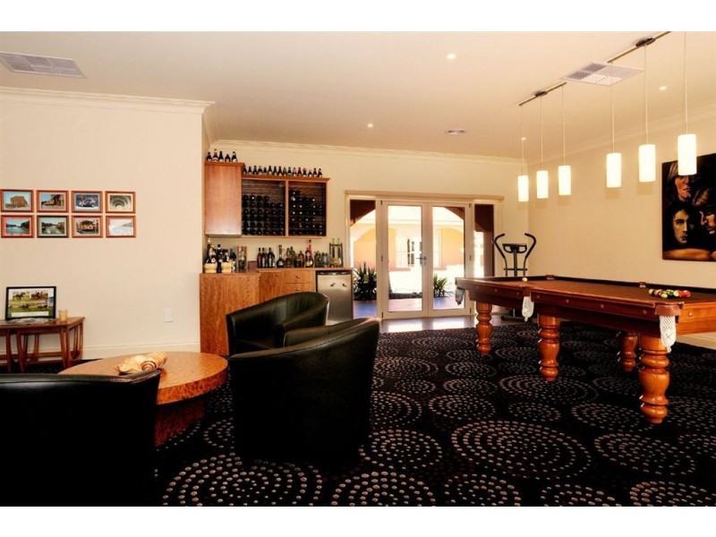 97 Grange Drive, Lysterfield VIC 3156