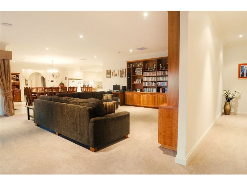 97 Grange Drive, Lysterfield VIC 3156