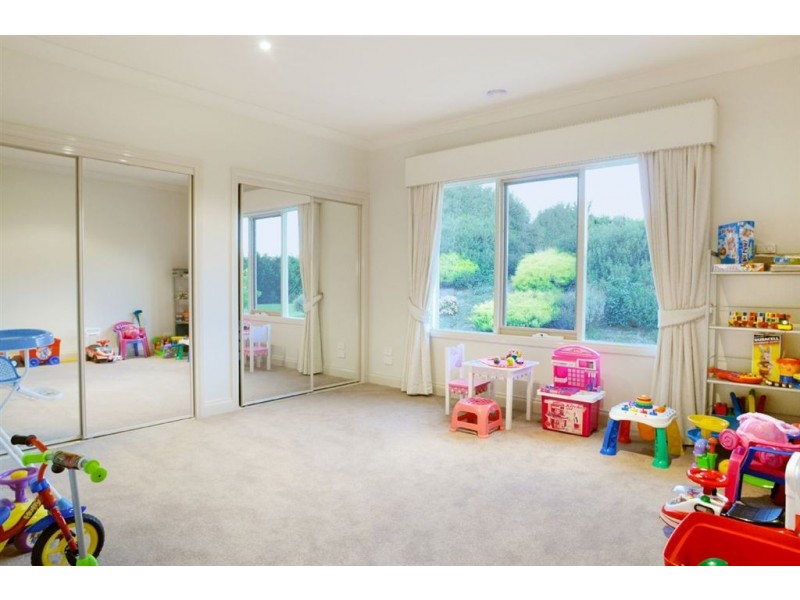 97 Grange Drive, Lysterfield VIC 3156