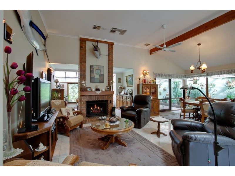 12 Hooker Road, Ferntree Gully VIC 3156