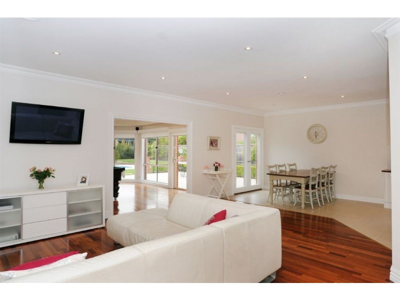 36 Windsor Drive, Lysterfield VIC 3156