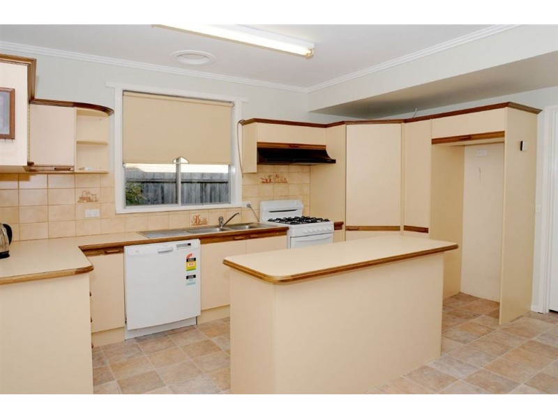 18 Lydford Road, Ferntree Gully VIC 3156