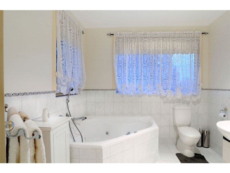 3 Sherwood Way, Lysterfield VIC 3156