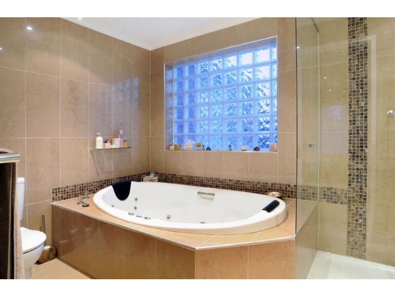 1 Cremin Court, Rowville VIC 3178