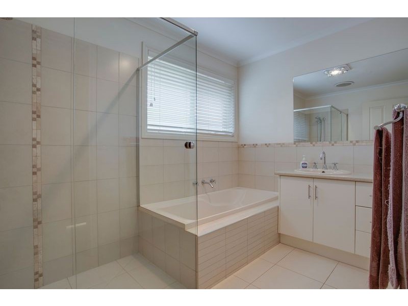 53 Bryden Drive, Ferntree Gully VIC 3156