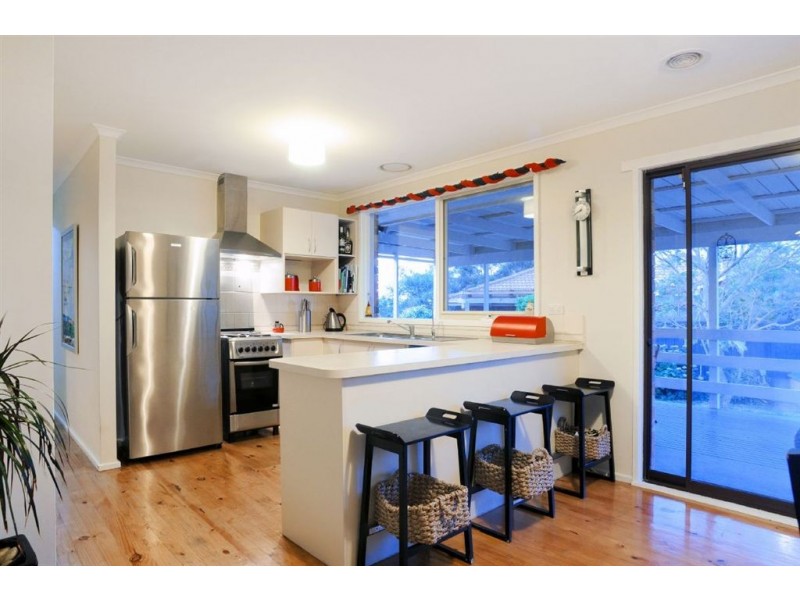 14 Berrabri Drive, Scoresby VIC 3179