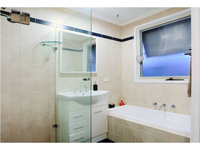 14 Berrabri Drive, Scoresby VIC 3179