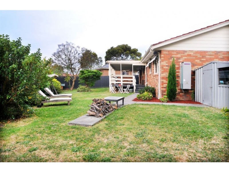 14 Berrabri Drive, Scoresby VIC 3179