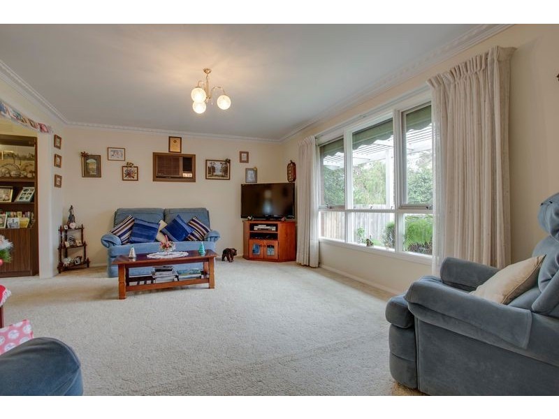 11 Merricks Close, Ferntree Gully VIC 3156