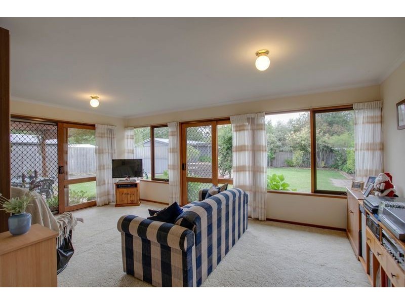 11 Merricks Close, Ferntree Gully VIC 3156