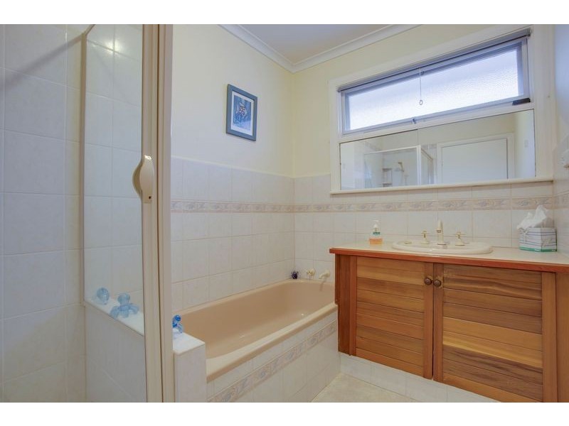 11 Merricks Close, Ferntree Gully VIC 3156