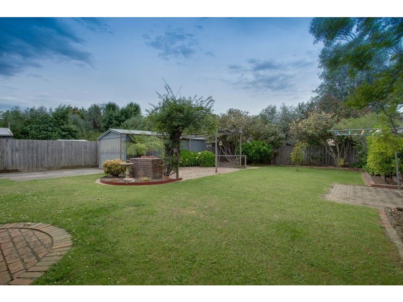 11 Merricks Close, Ferntree Gully VIC 3156