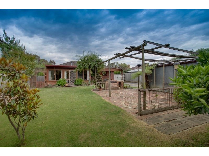 11 Merricks Close, Ferntree Gully VIC 3156