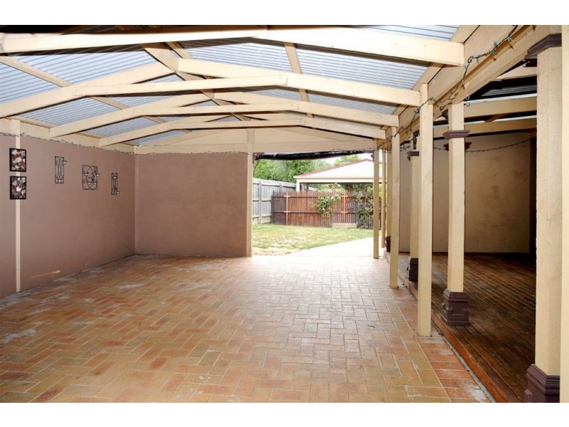 15 Metcalf Crescent, Rowville VIC 3178