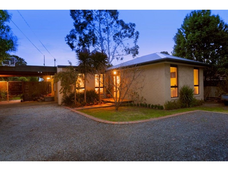 16 Greenaway Drive, Ferntree Gully VIC 3156