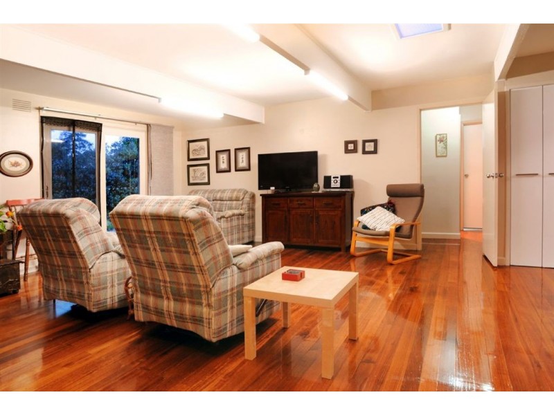 16 Greenaway Drive, Ferntree Gully VIC 3156