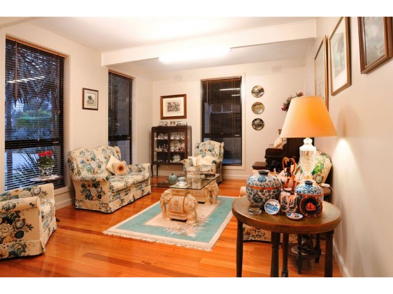 16 Greenaway Drive, Ferntree Gully VIC 3156