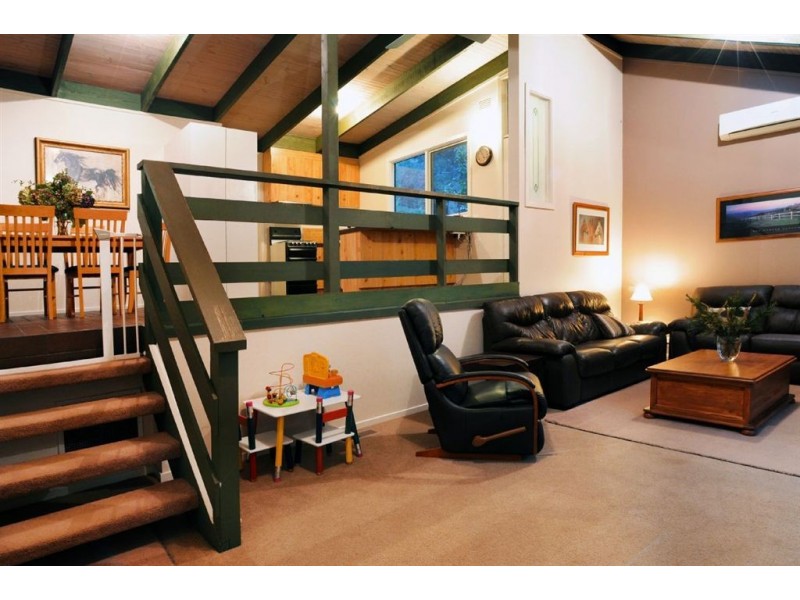 17 Wynette Avenue, Upper Ferntree Gully VIC 3156