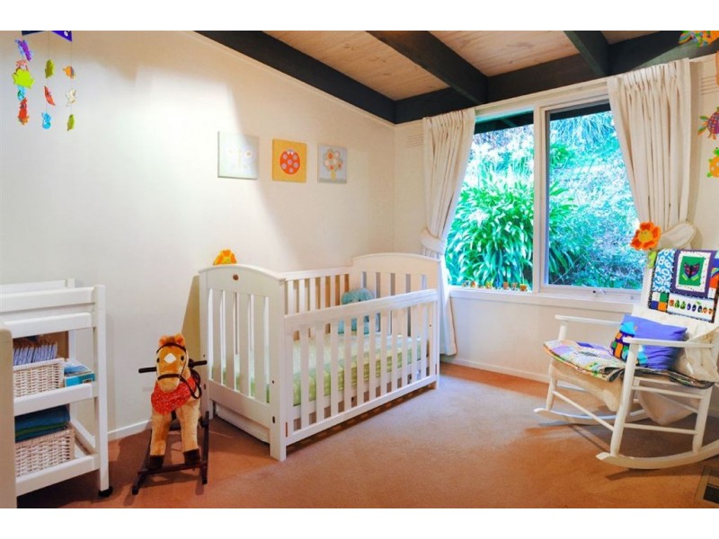 17 Wynette Avenue, Upper Ferntree Gully VIC 3156