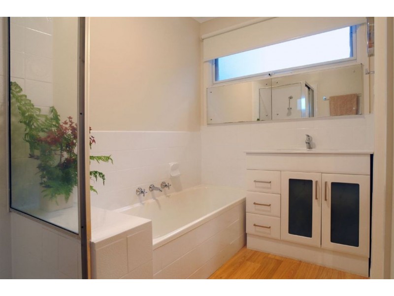 17 Wynette Avenue, Upper Ferntree Gully VIC 3156