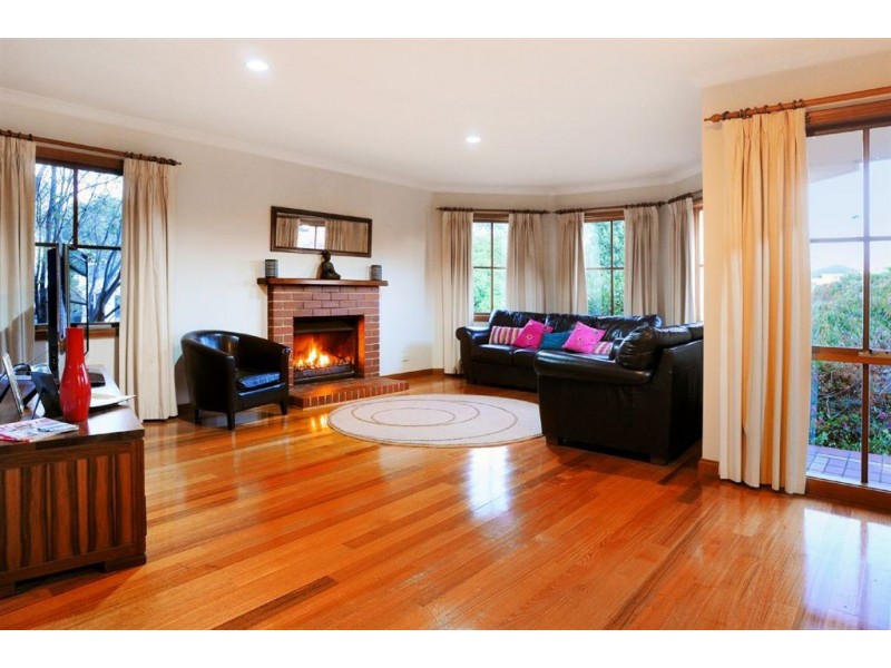 71 Applewood Drive, Knoxfield VIC 3180