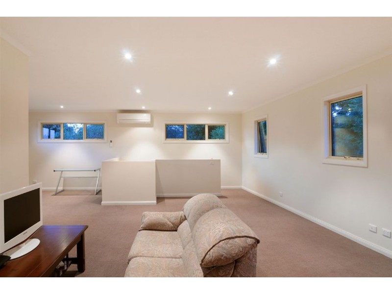 71 Applewood Drive, Knoxfield VIC 3180