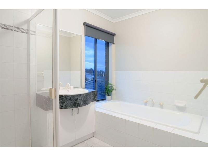 53 Fairway Drive, Rowville VIC 3178