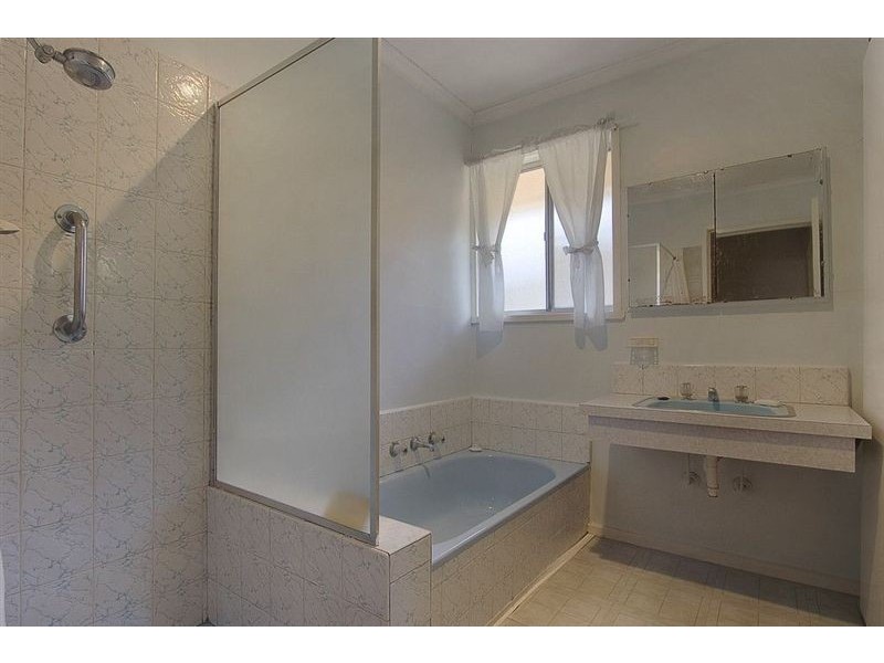 5 Arnold Drive, Scoresby VIC 3179