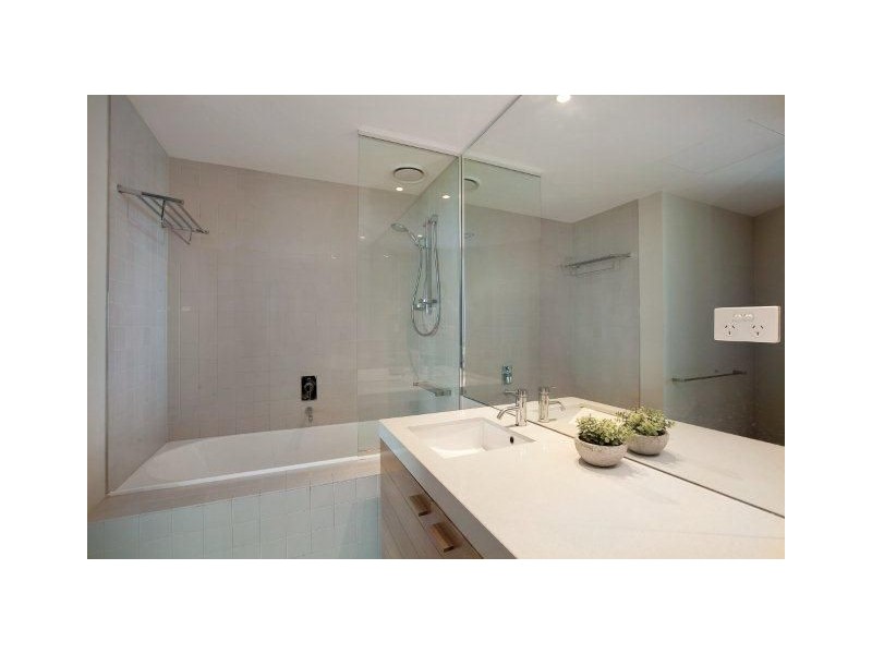 1302/2 New Quay Promenade, Docklands VIC 3008