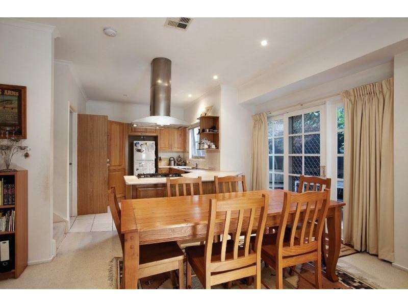 2/141 Albert Street, Port Melbourne VIC 3207