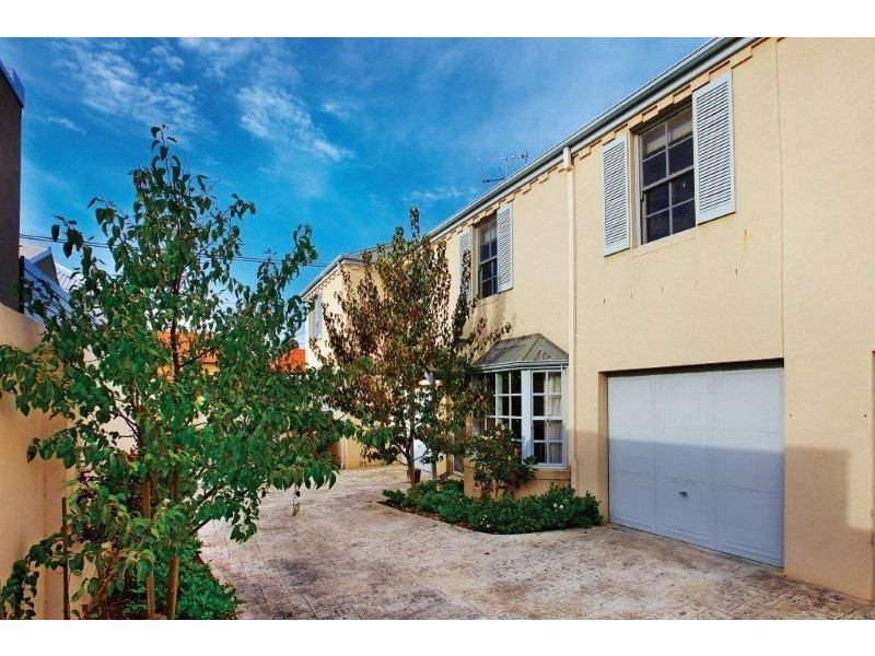 2/141 Albert Street, Port Melbourne VIC 3207