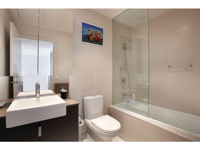 84/801 Bourke Street, Docklands VIC 3008