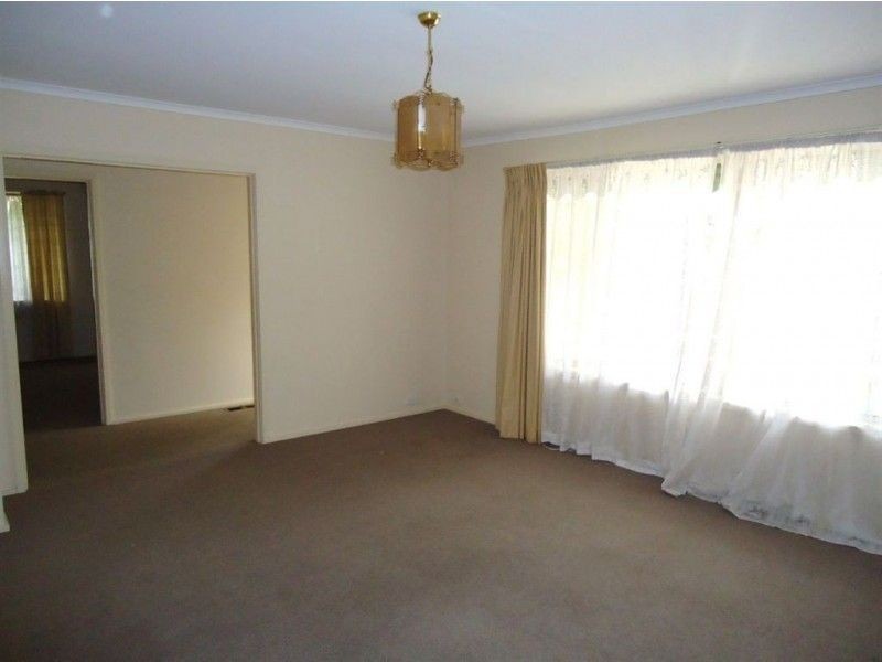 38 Blackburn Road, Mooroolbark VIC 3138