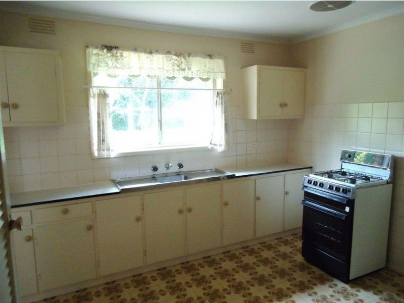 38 Blackburn Road, Mooroolbark VIC 3138