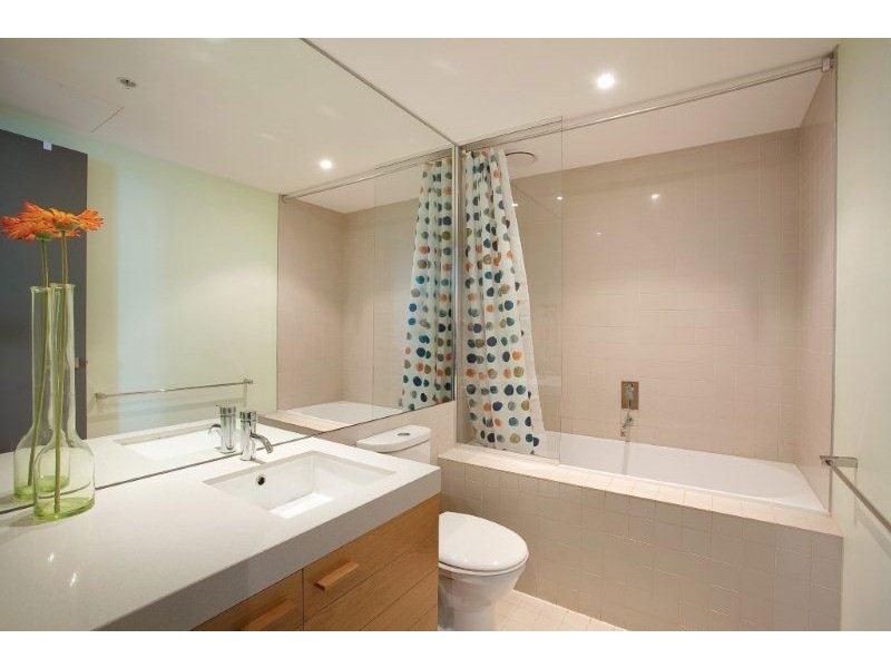 1303/2 New Quay Promenade, Docklands VIC 3008