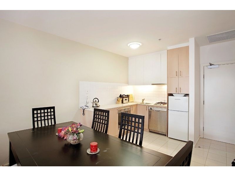 1811/250 Elizabeth Street, Melbourne VIC 3000