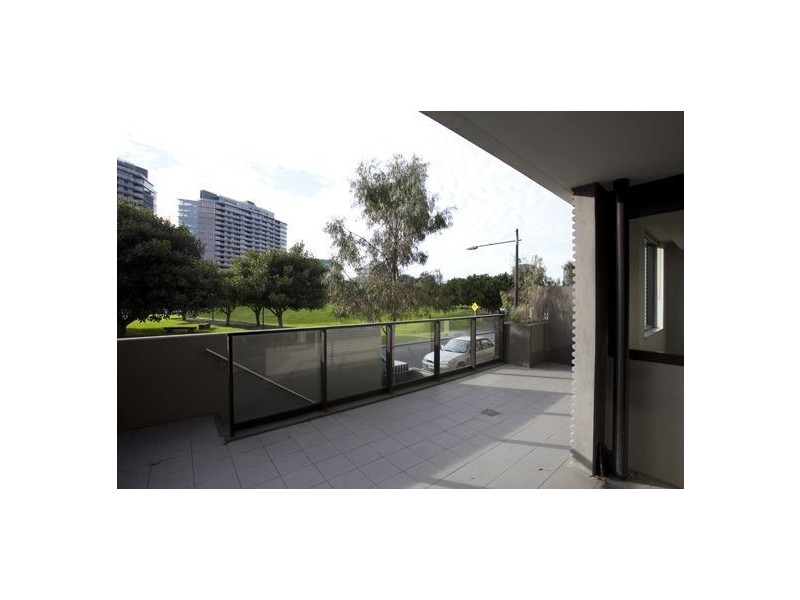 16/801 Bourke Street, Docklands VIC 3008