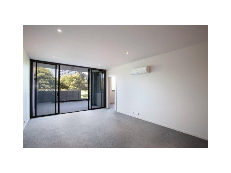 16/801 Bourke Street, Docklands VIC 3008