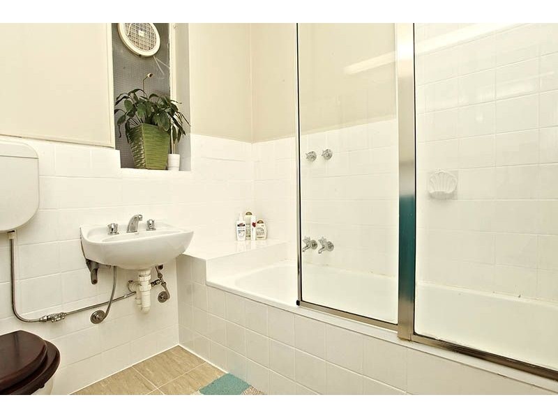 11/161 Wellington Parade South, East Melbourne VIC 3002