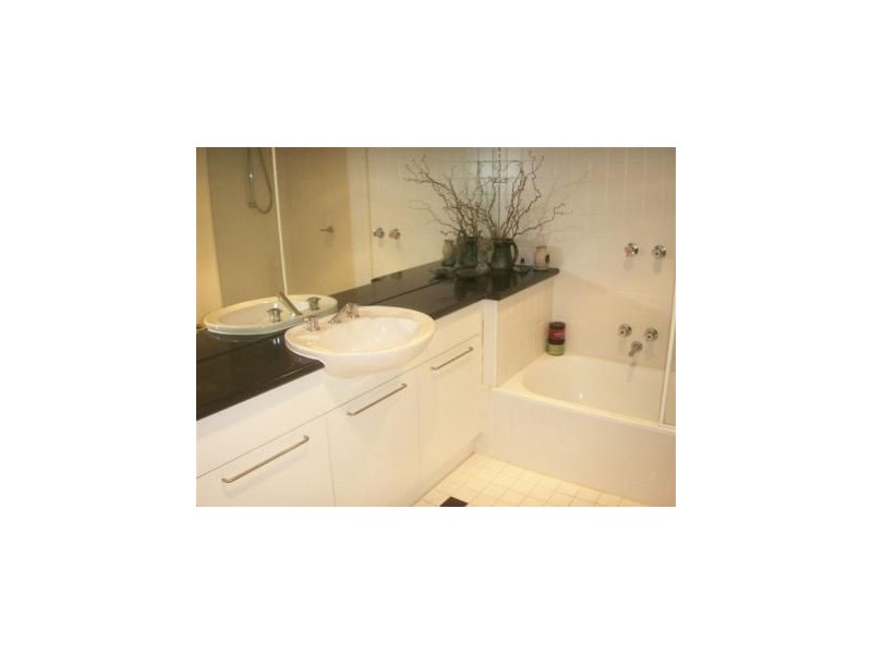 211 Wellington Pde Sth, East Melbourne VIC 3002