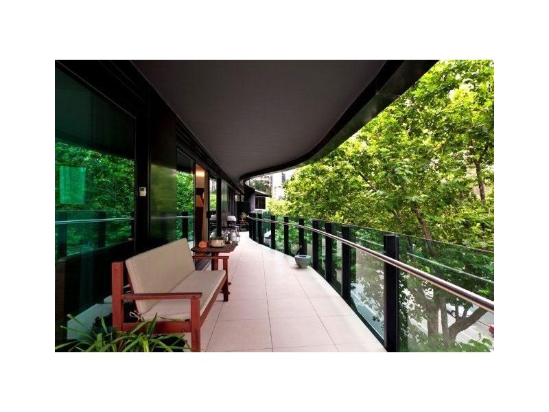 302/279 Wellington Parade South, East Melbourne VIC 3002