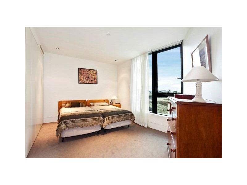 302/279 Wellington Parade South, East Melbourne VIC 3002