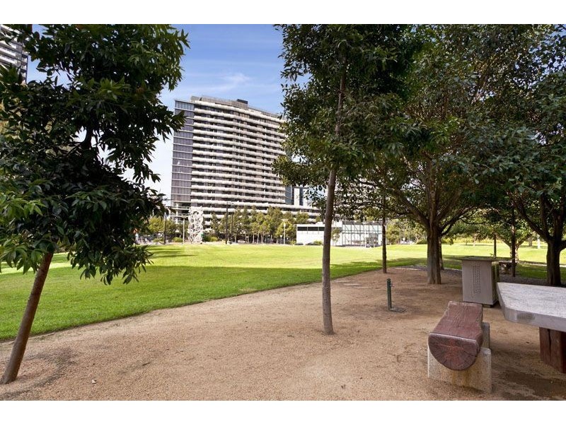 1409N/18 Waterview Walk, Docklands VIC 3008