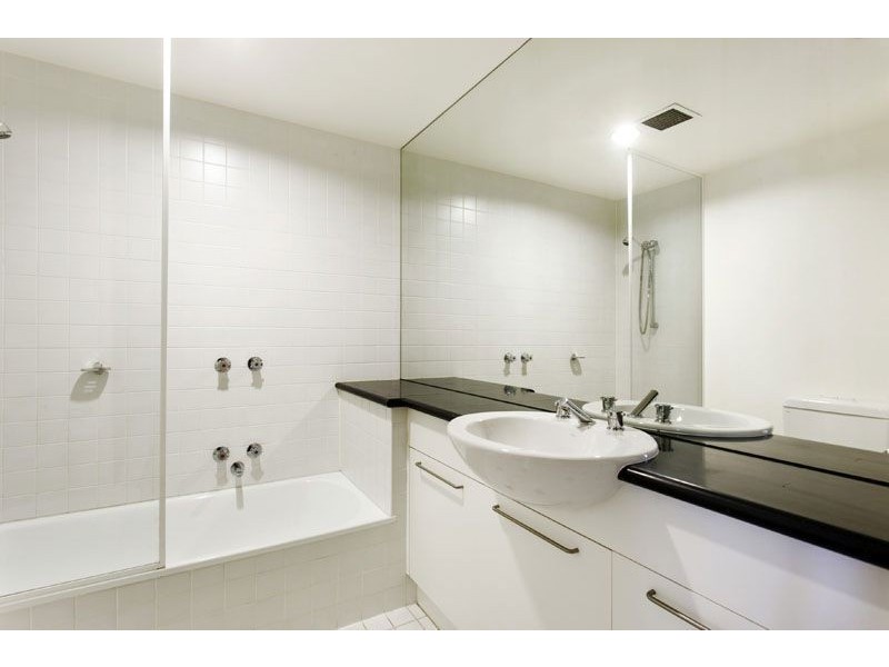 27/8 Wellington Crescent, East Melbourne VIC 3002