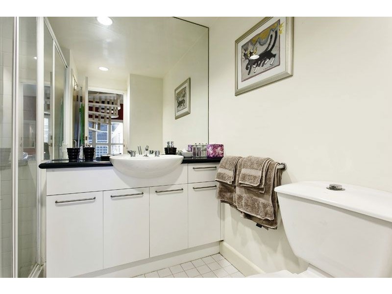 64A/211 Wellington Parade South, East Melbourne VIC 3002