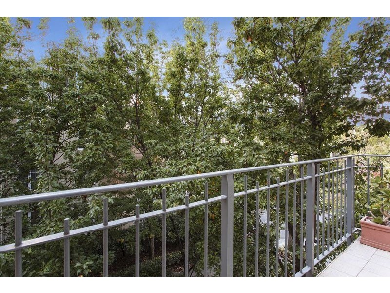21/8 Wellington Crescent, East Melbourne VIC 3002