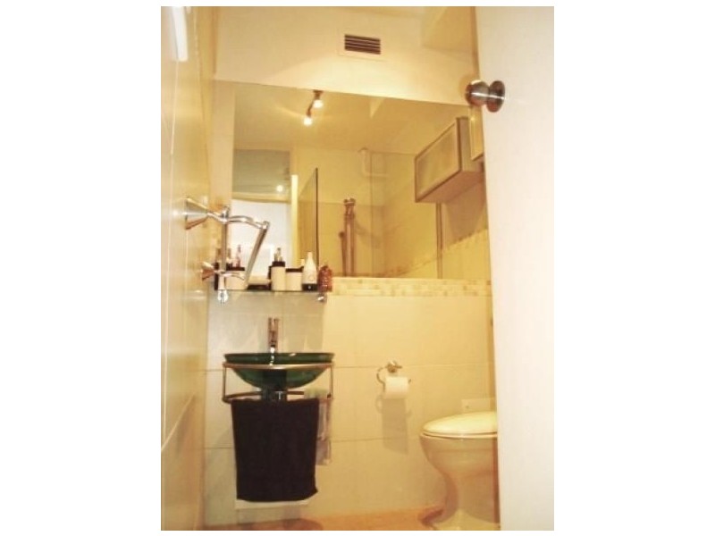 4E/12 Marine Parade, St Kilda VIC 3182