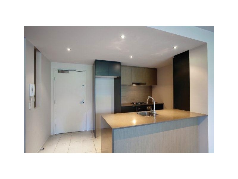 16/801 Bourke Street, Docklands VIC 3008